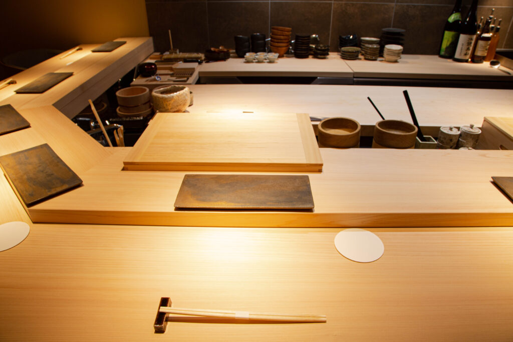 おかだ設計　鮨一凛　内装