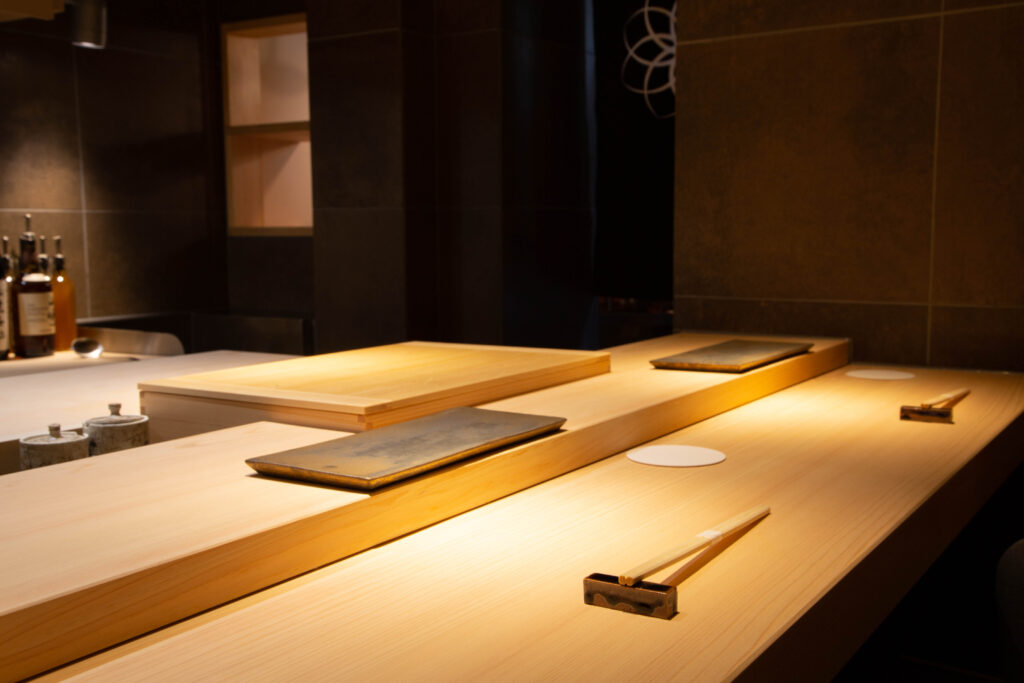 おかだ設計　鮨一凛　内装